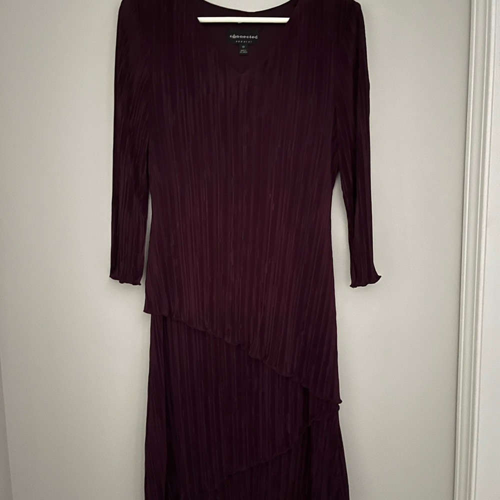Elegant Women's Burgundy Dress